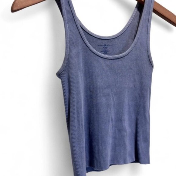 Cropped Tank Top - Picture 2 of 4